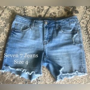 Seven7 Brand Ladies Jean Shorts EUC Size 4